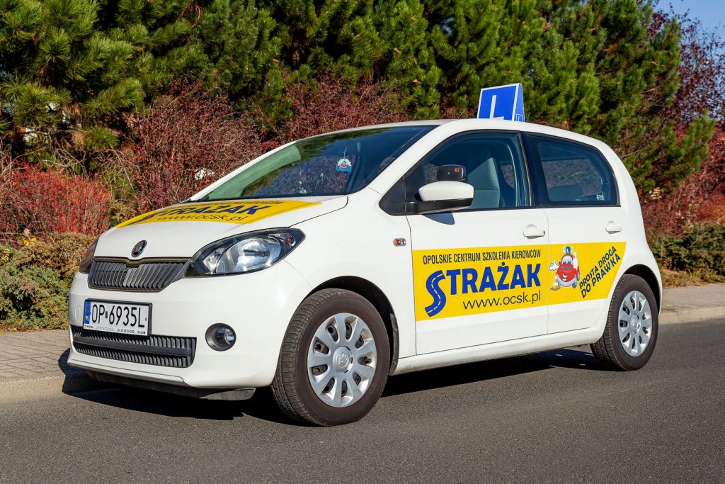 Samochód szkoleniowy Škoda Citigo OCSK STRAŻAK z oznaczeniem nauki jazdy